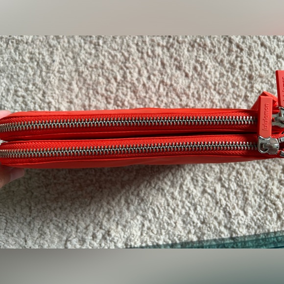 NWT LULULEMON NOW AND ALWAYS WRISTLET POUCHETTE PUFFY-AUTUMN RED - Picture 8 of 12